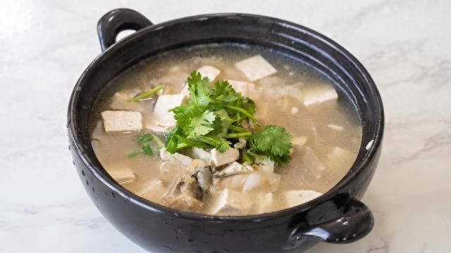 龍魚豆腐湯怎么做（中式家常龍魚豆腐湯）