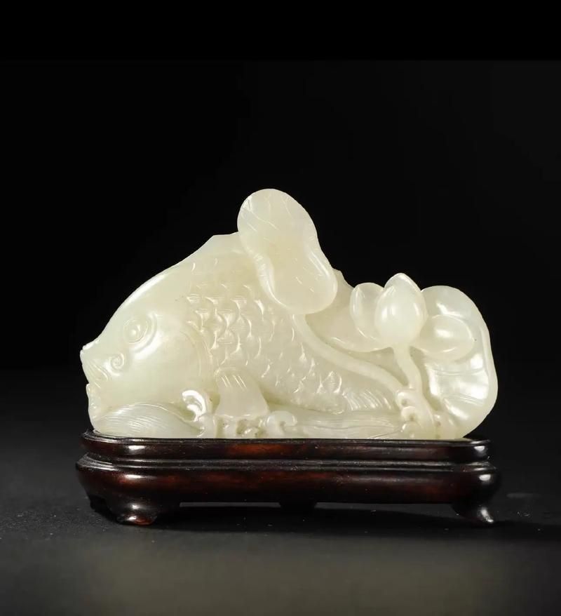 推薦幾款經典的玉龍魚擺件（《龍騰四海》玉龍魚擺件推薦：《龍騰四海》玉龍魚擺件） 推薦幾款經典的玉龍魚擺件（《龍騰四海》玉龍魚擺件推薦：《龍騰四海》玉龍魚擺件） 龍魚百科 第7張