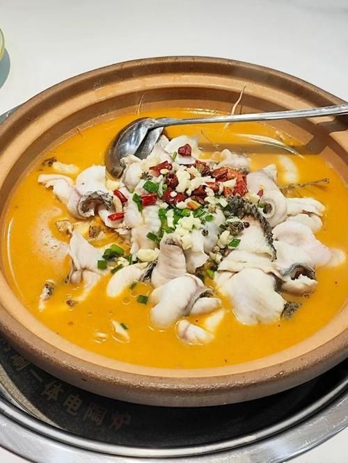 福州龍魚火鍋的價格范圍（福州龍魚火鍋有哪些特色配菜推薦，福州龍魚火鍋價格親民）