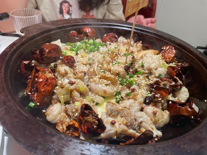 大豐收脆魚和龍魚哪個更受歡迎？（大豐收脆魚vs龍魚哪個更健康？）