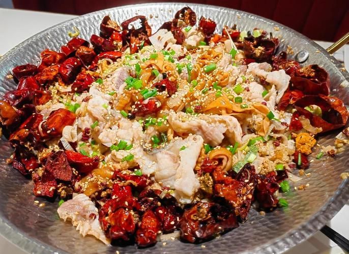 大豐收脆魚和龍魚哪個更受歡迎？（大豐收脆魚vs龍魚哪個更健康？）