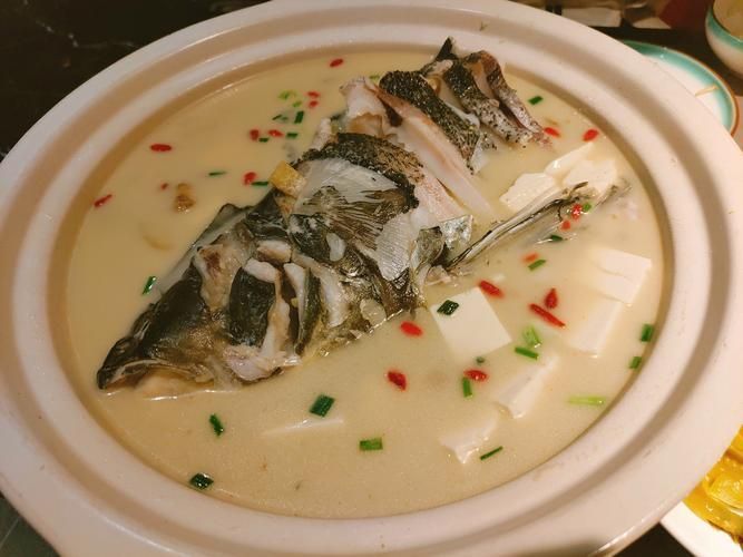 從化龍魚(yú)有哪些常見(jiàn)的烹飪方法？（從化龍魚(yú)（流溪娟魚(yú)））