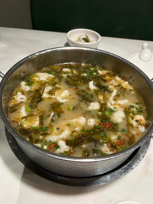 推薦幾家徐家匯地區的特色龍魚火鍋店（徐家匯龍鳳閣龍魚火鍋店：徐家匯老街龍魚火鍋店）