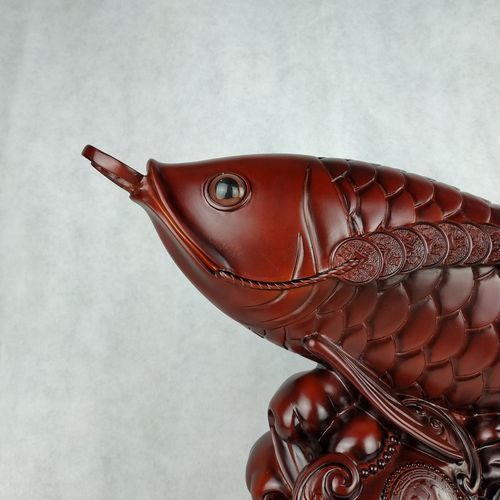 龍頭魚擺件有哪些材質，龍頭魚擺件主流材質詳解