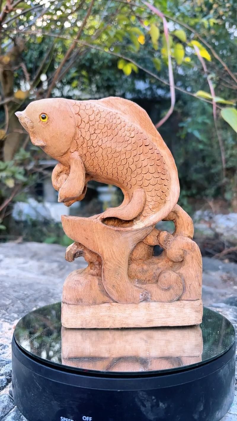 有哪些著名的木雕魚藝術家作品，《中國十大經(jīng)典木雕魚作品清單》收藏地、工藝特點