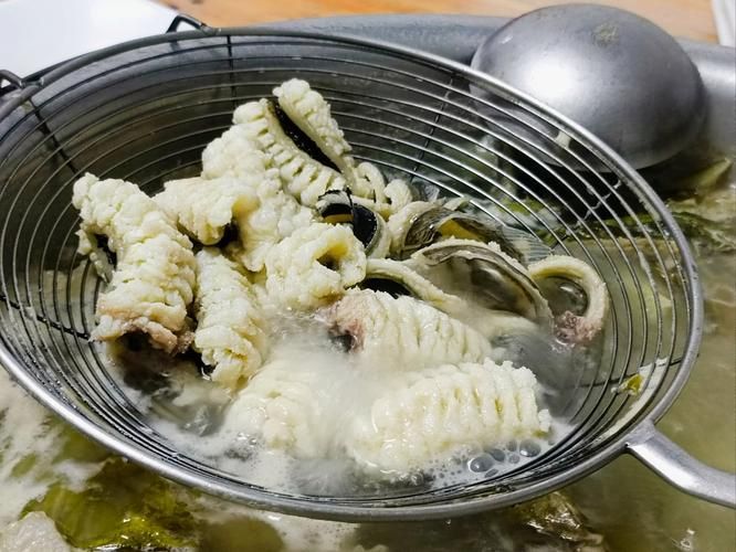 廣東人如何烹飪龍魚土龍，人烹飪龍魚土龍（一種傳統(tǒng)烹飪封口技巧和調(diào)味方法”