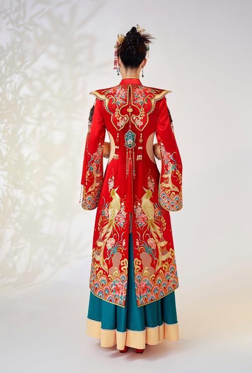 紅龍服飾有哪些經典款式，紅龍服飾的經典款式 紅龍服飾有哪些經典款式，紅龍服飾的經典款式 龍魚百科 第8張