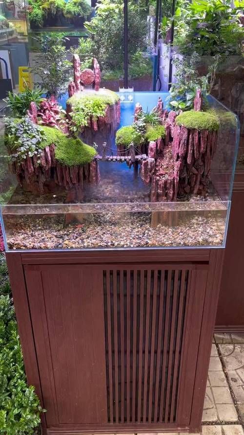 給我推薦一些適合1米5魚(yú)缸的裝飾品，1米5的魚(yú)缸裝飾品選擇合適的裝飾品至關(guān)重要
