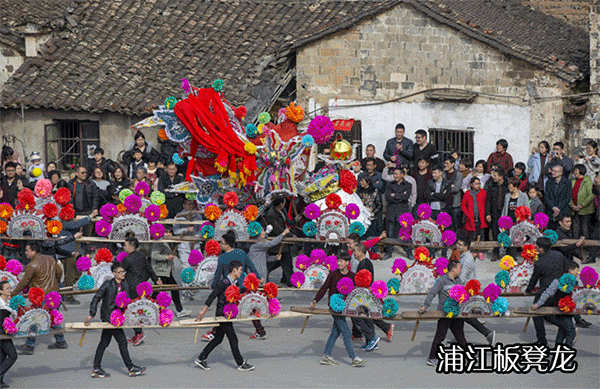 給我推薦一些生龍主題的藝術(shù)品，中國(guó)傳統(tǒng)文化中的“生龍主題”