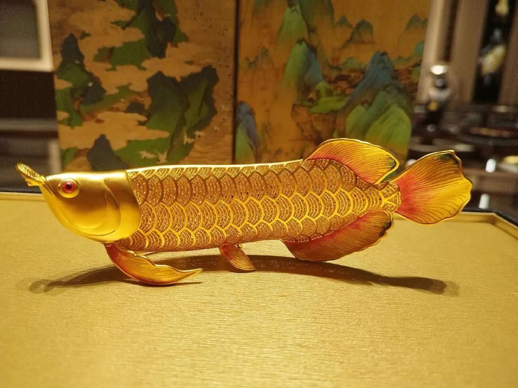 如何辨別金龍魚擺件的材質，金龍魚擺件有哪些知名品牌如何判斷金龍魚擺件收藏價值