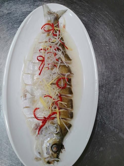 清蒸西青龍魚有哪些技巧，清蒸西青龍魚烹飪技巧