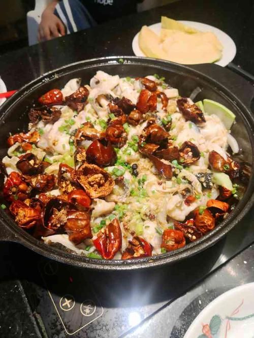 大豐收魚莊的龍魚鍋有哪些特色，豐收魚莊的龍魚鍋有哪些特色 大豐收魚莊的龍魚鍋有哪些特色，豐收魚莊的龍魚鍋有哪些特色 龍魚百科 第7張