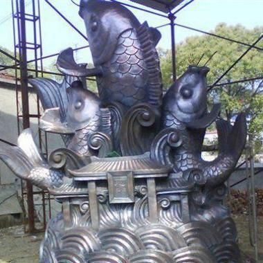 有沒有更多現(xiàn)代抽象風(fēng)格的石雕龍魚圖片，探索現(xiàn)代抽象風(fēng)格的石雕龍魚