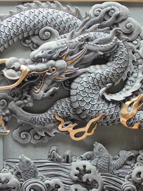 有沒有更多現(xiàn)代抽象風(fēng)格的石雕龍魚圖片，探索現(xiàn)代抽象風(fēng)格的石雕龍魚