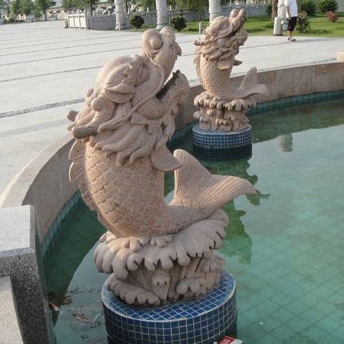有沒有更多現(xiàn)代抽象風(fēng)格的石雕龍魚圖片，探索現(xiàn)代抽象風(fēng)格的石雕龍魚