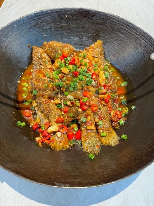 能提供香煎清遠龍魚的詳細食譜嗎，香煎清遠桂花魚