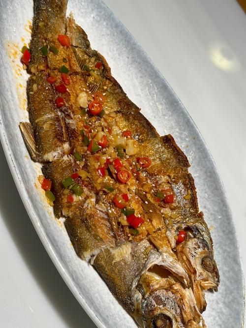 能提供香煎清遠龍魚的詳細食譜嗎，香煎清遠桂花魚