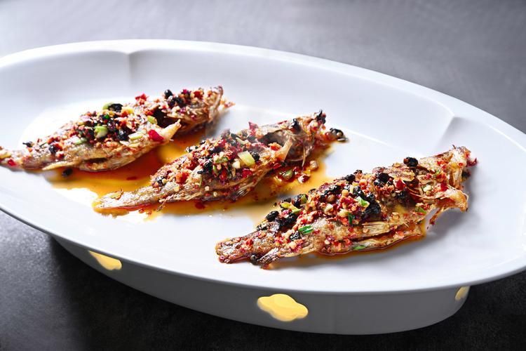 能提供香煎清遠龍魚的詳細食譜嗎，香煎清遠桂花魚