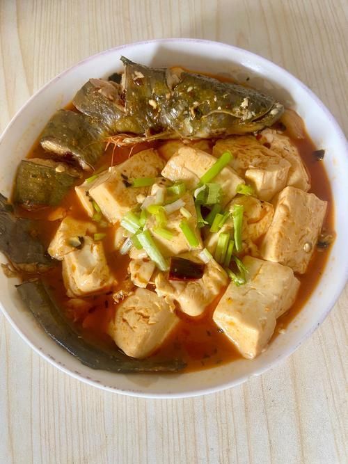 獨(dú)山龍魚和鯰魚的烹飪方法有何不同?,獨(dú)山龍魚與鯰魚的烹飪方法 龍魚百科 第6張 獨(dú)山龍魚和鯰魚的烹飪方法有何不同?,獨(dú)山龍魚與鯰魚的烹飪方法 獨(dú)山龍魚和鯰魚的烹飪方法有何不同?,獨(dú)山龍魚與鯰魚的烹飪方法 龍魚百科 第6張