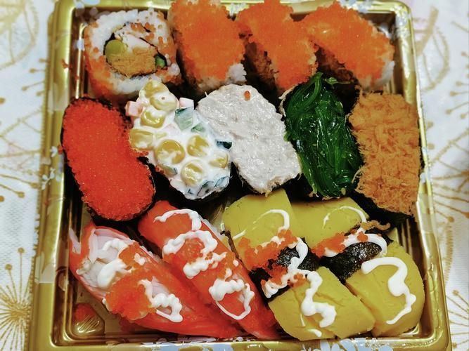 如何搭配食物以優(yōu)化增色效果，米其林廚師遵循“1000字詳解與視覺實(shí)踐與視覺實(shí)踐”