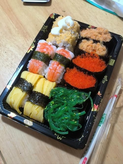如何搭配食物以優(yōu)化增色效果，米其林廚師遵循“1000字詳解與視覺實(shí)踐與視覺實(shí)踐”