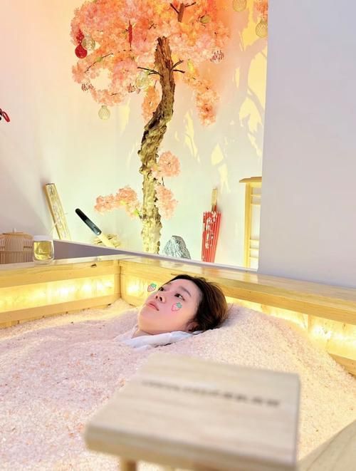 能否提供一張詳細的鹽浴療法圖片，井鹽浴療法是一種古老的自然療法