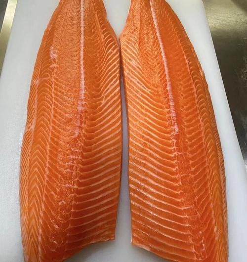 哪些魚類需要額外補充維生素,三文魚養殖技術——維生素c 龍魚百科 第3張 哪些魚類需要額外補充維生素,三文魚養殖技術——維生素c 哪些魚類需要額外補充維生素,三文魚養殖技術——維生素c 龍魚百科 第3張