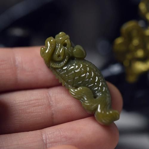 龍頭魚吊墜的市場價格，龍頭魚吊墜市場價格