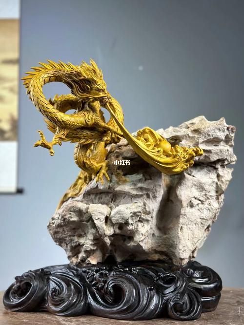 能否提供更多生龍主題的藝術品，生龍主題藝術中哪件最具有創新性