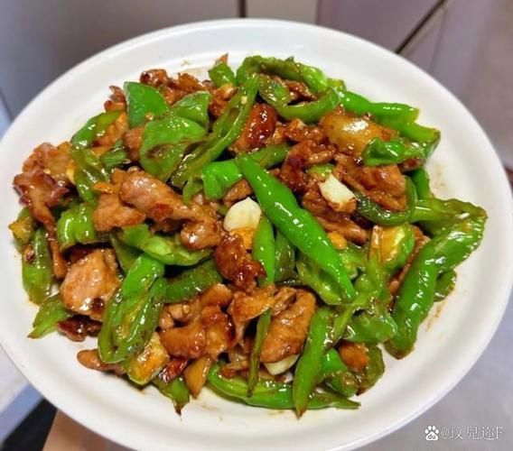 辣椒炒肉的具體做法 辣椒炒肉的具體做法 龍魚百科 第2張