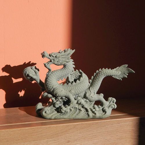 魚缸龍擺件有哪些材質選擇，魚缸龍擺件的材質選擇