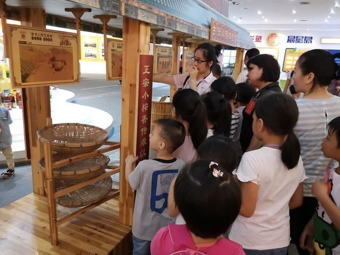 金龍魚基地有哪些特色活動，金龍魚基地會定期開放親子研學(xué)親子研學(xué)活動的特色活動