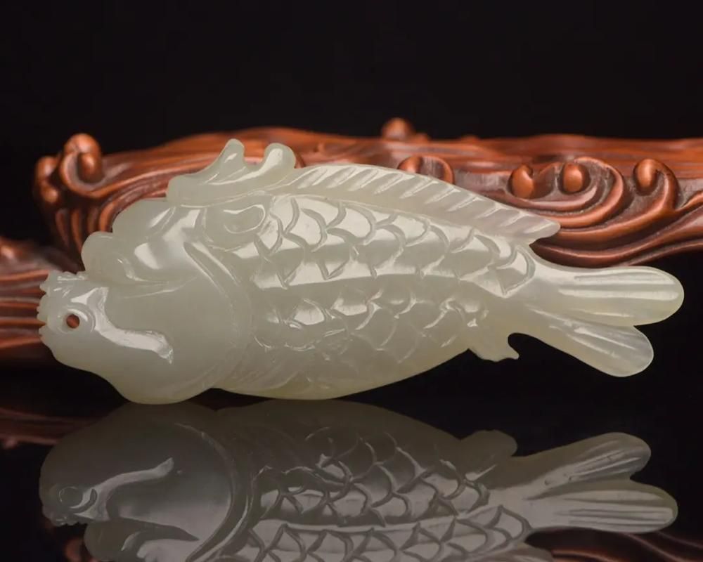 哪種材質的龍頭魚身掛件最珍貴，印度小葉紫檀老料木雕紅木工藝品支持7天無理由退換 哪種材質的龍頭魚身掛件最珍貴，印度小葉紫檀老料木雕紅木工藝品支持7天無理由退換 龍魚百科 第5張