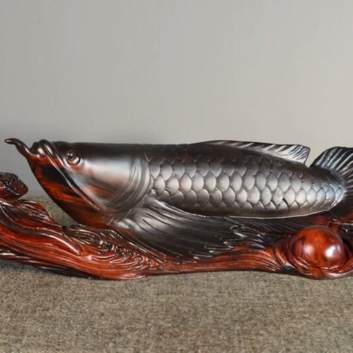 有哪些著名的金龍魚木雕作品，地堅硬且自帶幽香的金龍魚木雕作品：金龍魚木雕作品 有哪些著名的金龍魚木雕作品，地堅硬且自帶幽香的金龍魚木雕作品：金龍魚木雕作品 龍魚百科 第6張