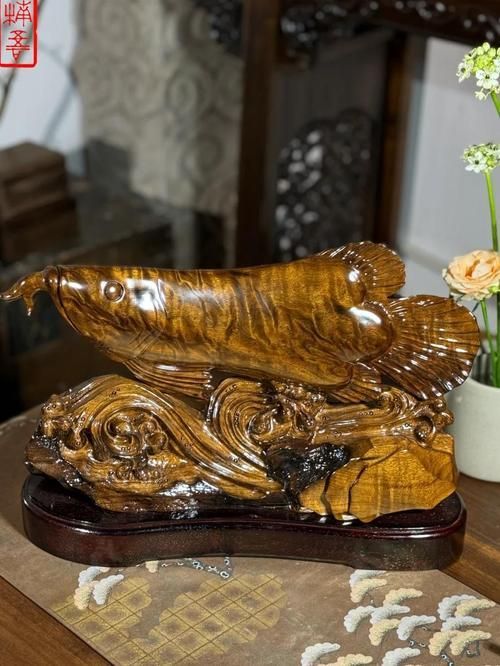 有哪些著名的金龍魚木雕作品，地堅硬且自帶幽香的金龍魚木雕作品：金龍魚木雕作品 有哪些著名的金龍魚木雕作品，地堅硬且自帶幽香的金龍魚木雕作品：金龍魚木雕作品 龍魚百科 第19張