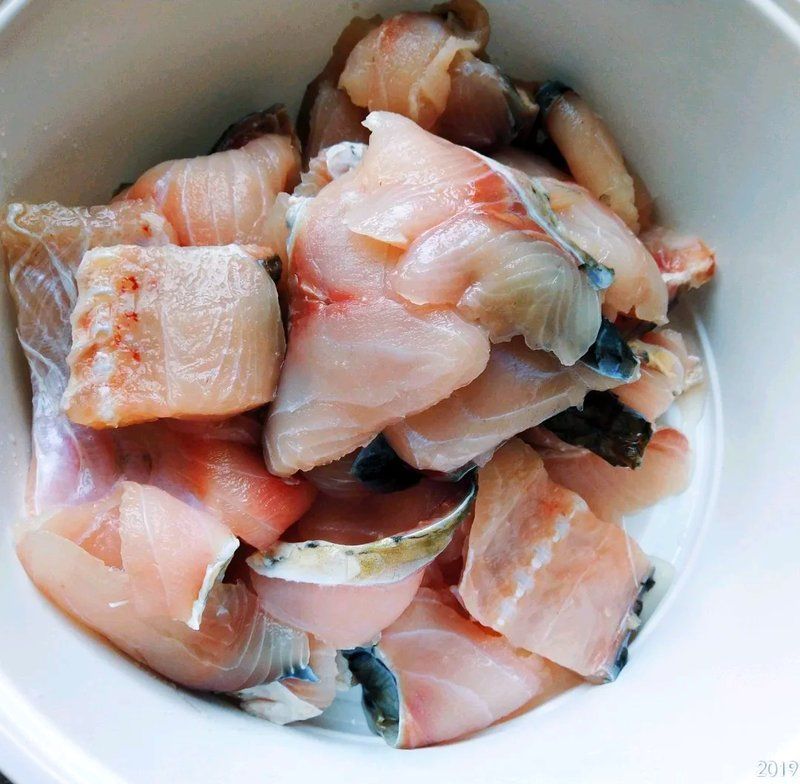 如何保持魚片嫩滑，如何保持魚片嫩滑,要讓魚片嫩滑不碎，關鍵在于,選材、處理、腌制和烹飪火候 如何保持魚片嫩滑，如何保持魚片嫩滑,要讓魚片嫩滑不碎，關鍵在于,選材、處理、腌制和烹飪火候 龍魚百科 第1張