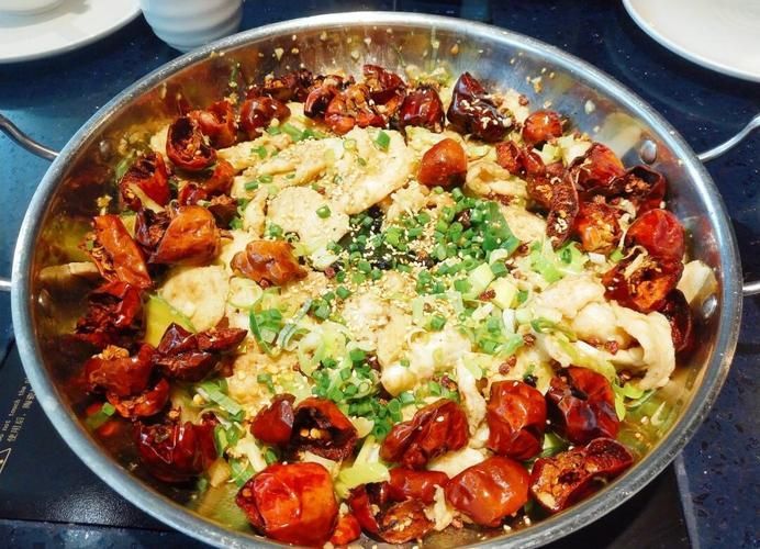 大豐收·脆魚的藤椒龍魚大鍋具體做法是什么？，大豐收·脆魚的藤椒龍魚大鍋做法詳解 大豐收·脆魚的藤椒龍魚大鍋具體做法是什么？，大豐收·脆魚的藤椒龍魚大鍋做法詳解 龍魚百科 第1張