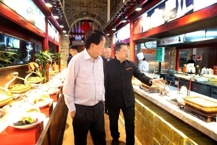 郭孔豐在金龍魚公司擔任什么職務？，郭孔豐在金龍魚公司擔任的職務是什么？ 郭孔豐在金龍魚公司擔任什么職務？，郭孔豐在金龍魚公司擔任的職務是什么？ 龍魚百科 第5張