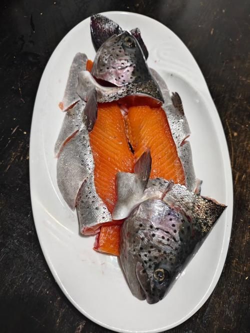 能否提供更多龍魚(yú)村特色美食的圖片，廣東<strong><mark>梅州</mark></strong>龍魚(yú)村特色美食不僅味道獨(dú)特，而且不僅味道獨(dú)特