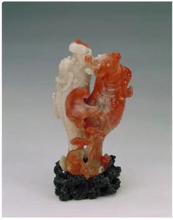 給我推薦一些經(jīng)典的玉雕龍魚作品，中國傳統(tǒng)玉雕藝術(shù)之玉雕龍魚 給我推薦一些經(jīng)典的玉雕龍魚作品，中國傳統(tǒng)玉雕藝術(shù)之玉雕龍魚 龍魚百科 第1張