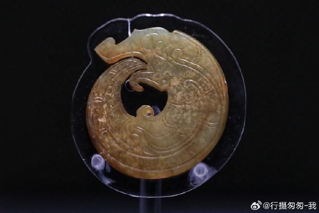 給我推薦一些經(jīng)典的玉雕龍魚作品，中國傳統(tǒng)玉雕藝術(shù)之玉雕龍魚 給我推薦一些經(jīng)典的玉雕龍魚作品，中國傳統(tǒng)玉雕藝術(shù)之玉雕龍魚 龍魚百科 第10張