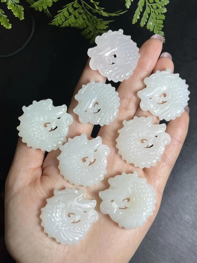 哪種材質的龍頭魚身掛件最珍貴，什么材質的龍頭魚身掛件最珍貴？ 哪種材質的龍頭魚身掛件最珍貴，什么材質的龍頭魚身掛件最珍貴？ 龍魚百科 第5張