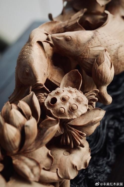 有沒有更多木雕魚作品圖片，探索木雕魚的藝術之美 有沒有更多木雕魚作品圖片，探索木雕魚的藝術之美 龍魚百科 第6張