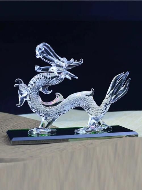 請?zhí)峁└帻垟[件的圖片，龍擺件有哪些經(jīng)典造型 請?zhí)峁└帻垟[件的圖片，龍擺件有哪些經(jīng)典造型 龍魚百科 第20張