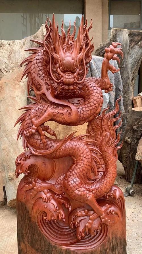 請提供更多龍擺件的圖片，龍擺件有哪些經典造型