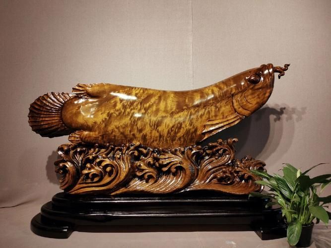 給我推薦一些高清的木雕金龍魚圖片，木雕金龍魚圖片欣賞