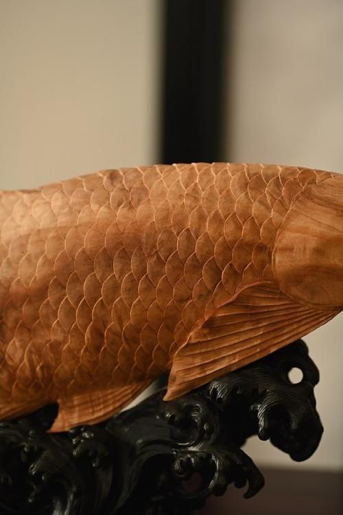 給我推薦一些高清的木雕金龍魚圖片，木雕金龍魚圖片欣賞
