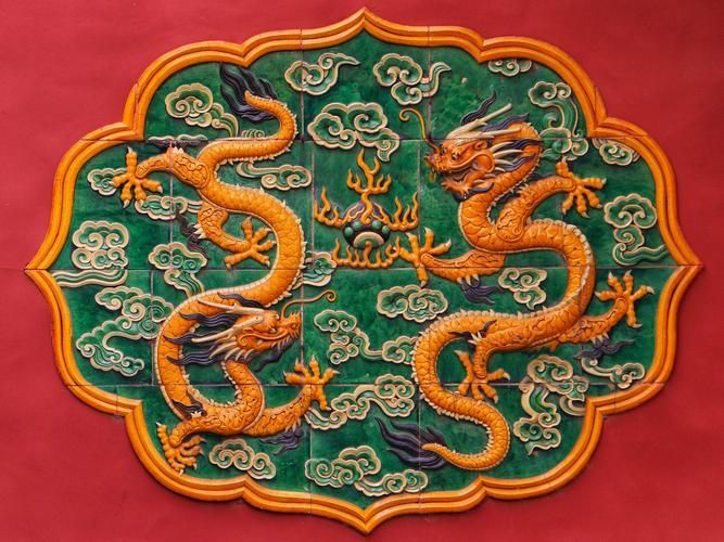 紅龍配色心理學，“紅龍配色心理學配色心理學：浸感與權威配色心理學