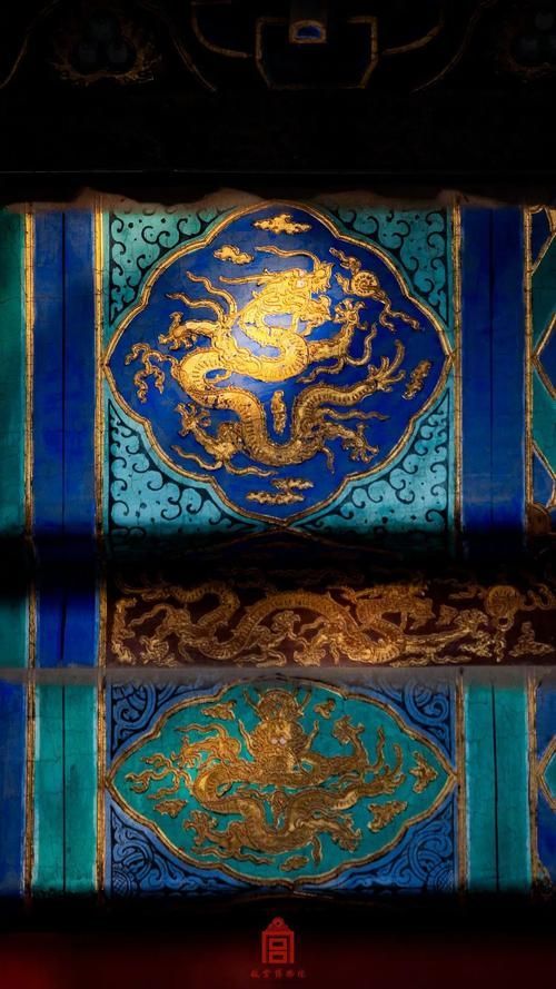 紅龍配色心理學(xué)，“紅龍配色心理學(xué)配色心理學(xué)：浸感與權(quán)威配色心理學(xué)