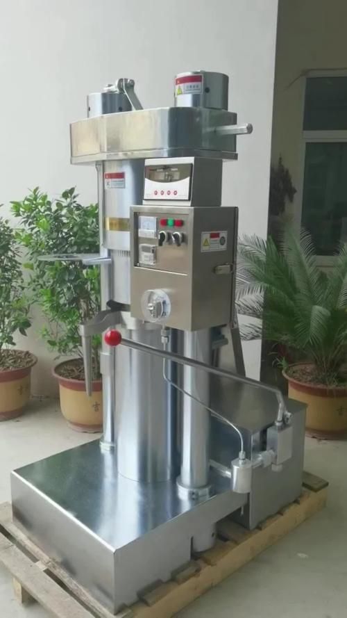 請提供幾張河南榨油機創新的圖片，河南榨油機創新設計摘要：河南榨油機技術創新要點對比表